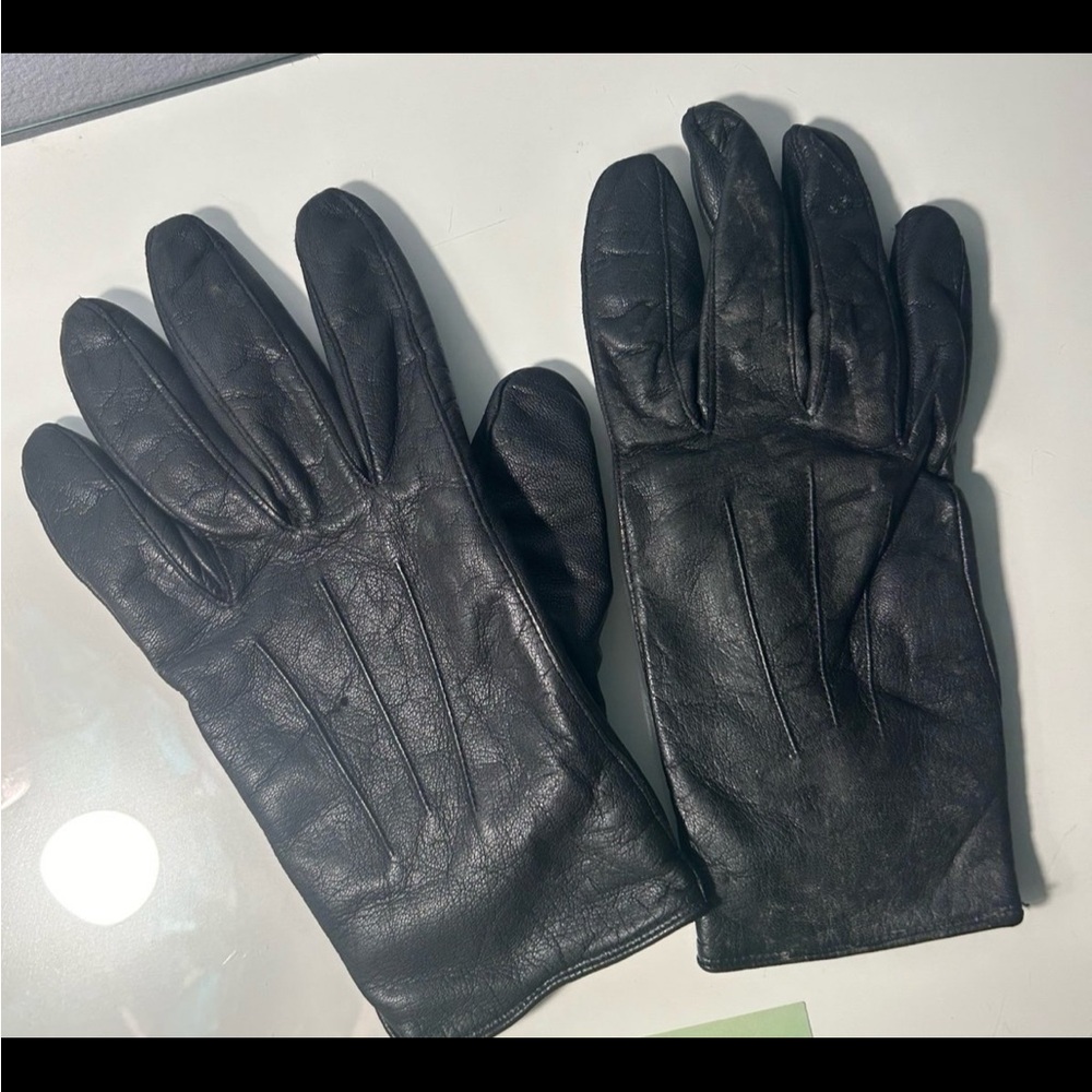 Black gloves